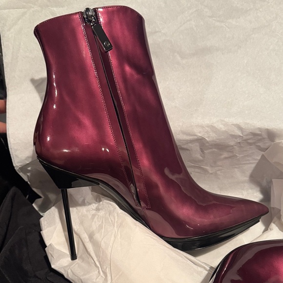 Giorgio Armani Glossy Plum Heeled Boots - Picture 2 of 5